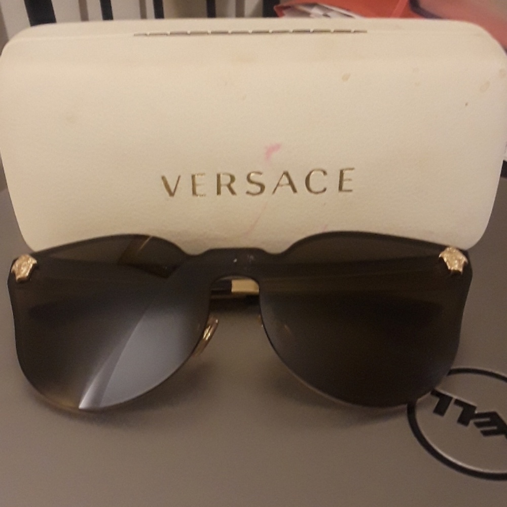 Women  Versace's Sunglasses - Picture 3 of 3